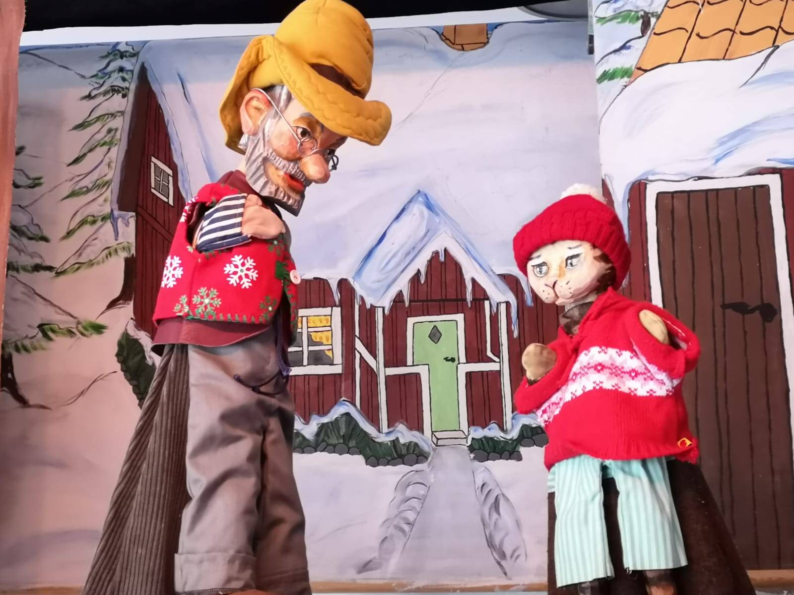 Handpuppen aus Holz: Pettersson und Findus